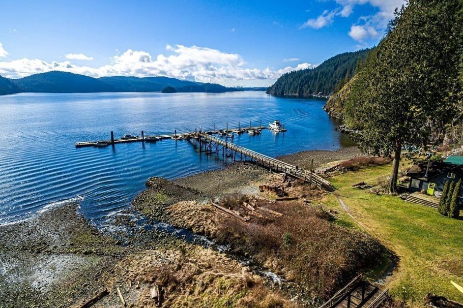 6 Brighton Beach North Vancouver, BC - 1