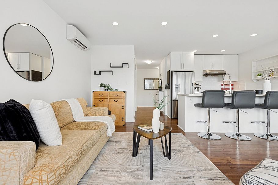 205 E 18th Street North Vancouver, BC - 7