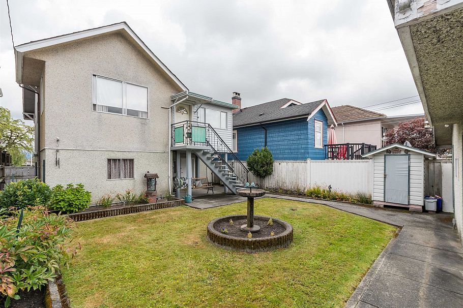 2236 Kitchener Street Vancouver, BC - 7