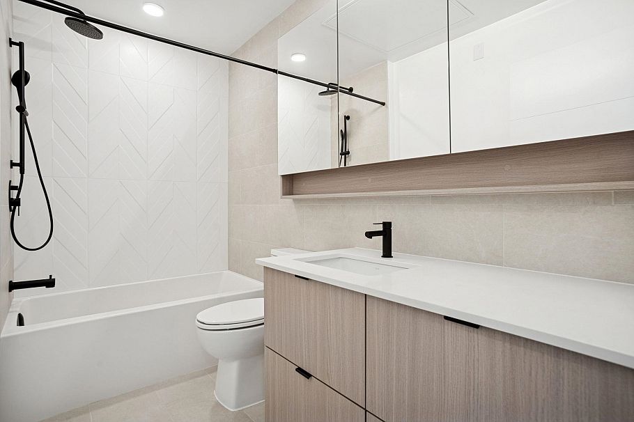 104 2268 E Broadway Vancouver, BC - 13