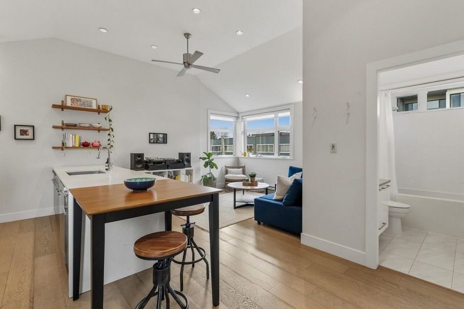 1681 Kitchener Street Vancouver, BC - 13