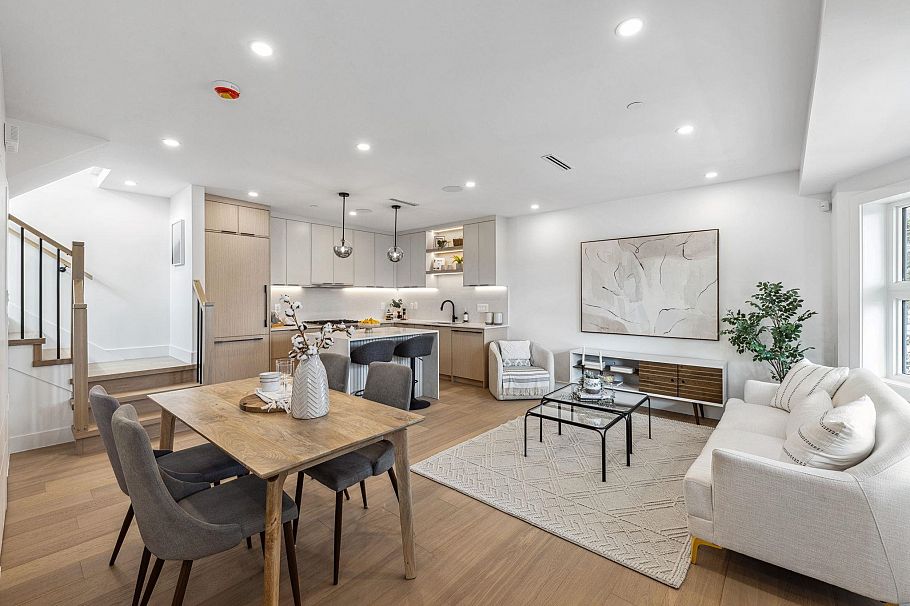 3381 Victoria Drive Vancouver, BC - 3