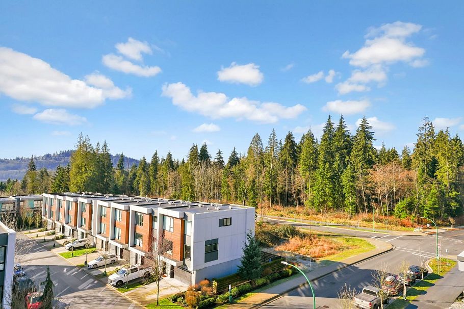 409 3596 Malsum Drive North Vancouver, BC - 34