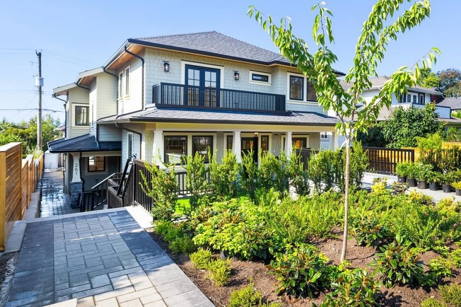 261 W 6th Street North Vancouver, BC - 1