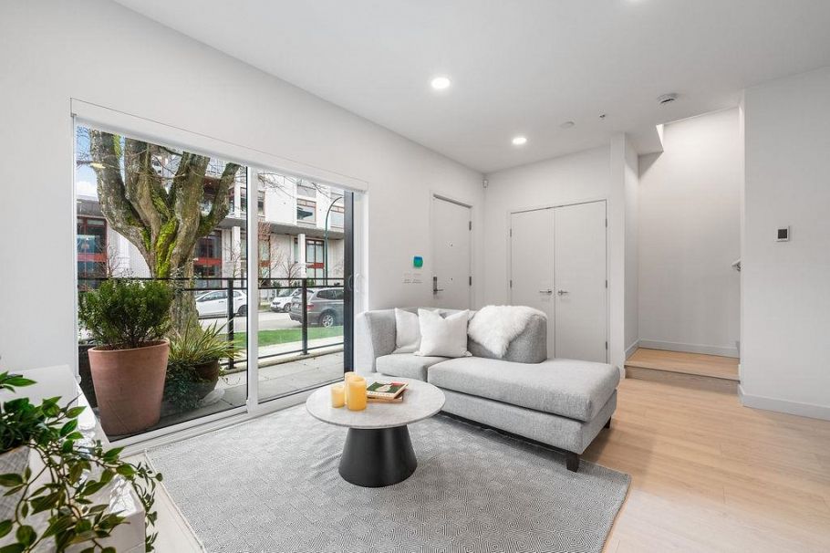 2425 Grant Street Vancouver, BC - 12