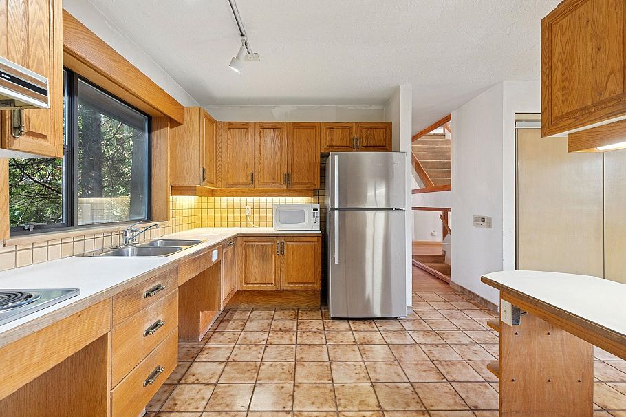 4436 W 11th Avenue Vancouver, BC - 8