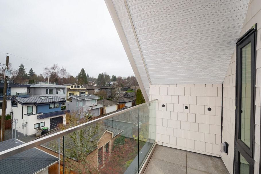 4424 W 4th Avenue Vancouver, BC - 32