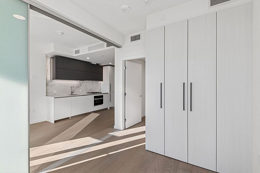 606 8415 Granville Street Vancouver, BC - 17