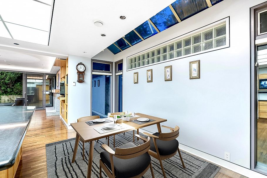 687 Beachview Drive North Vancouver, BC - 12