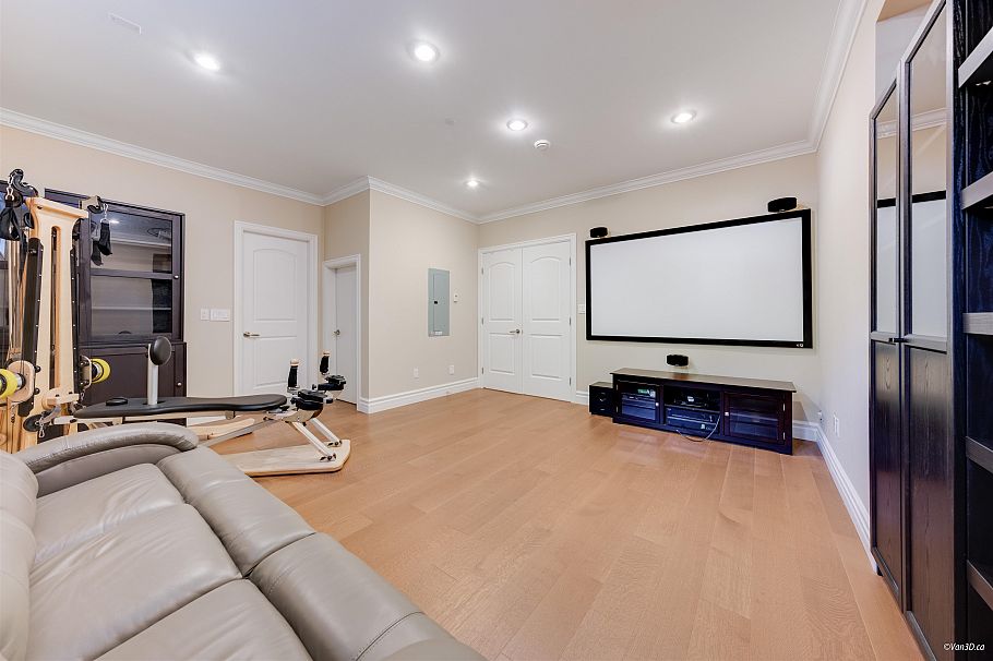 4042 W 20th Avenue Vancouver, BC - 34