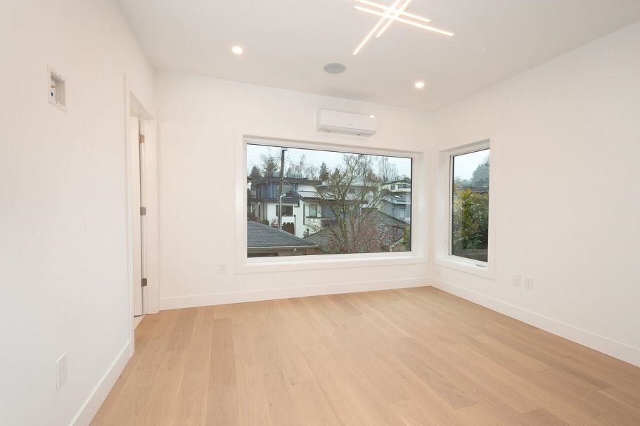 4424 W 4th Avenue Vancouver, BC - 19