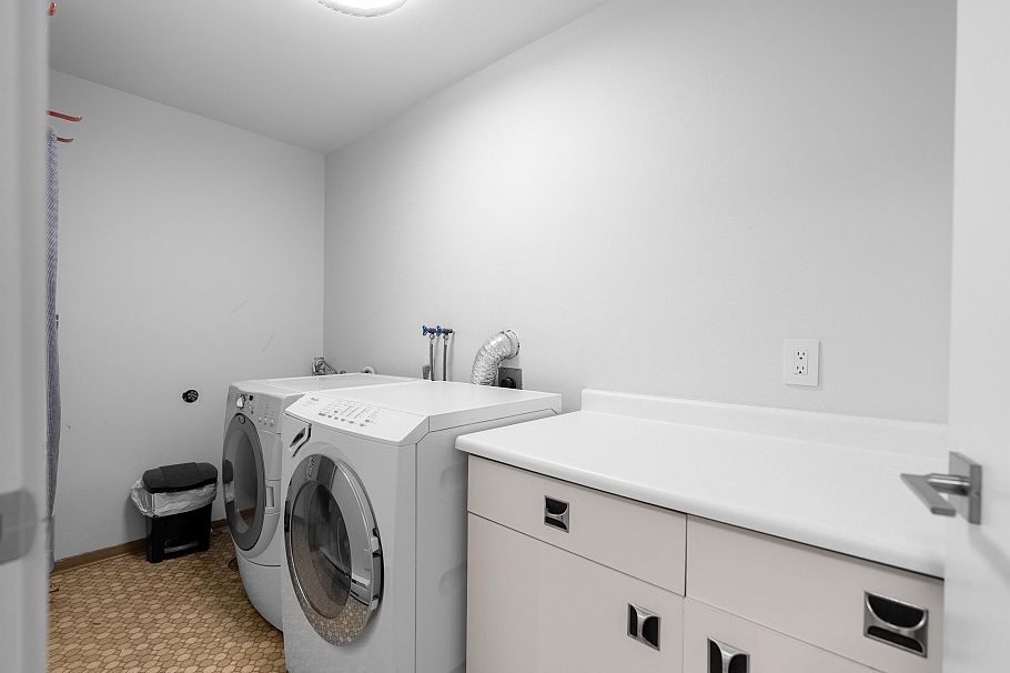 3993 Parkway Drive Vancouver, BC - 22