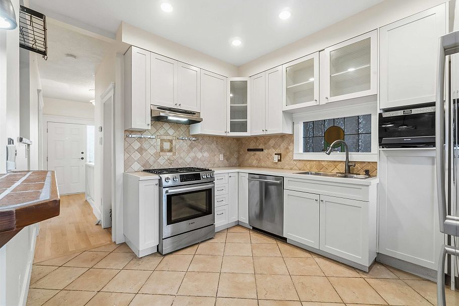 621 E 23rd Avenue Vancouver, BC - 8