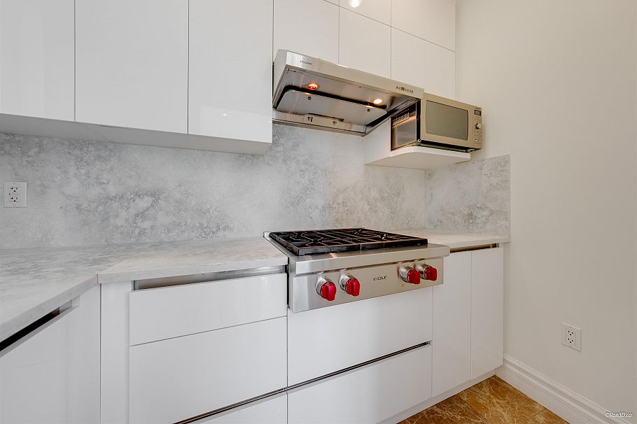 4042 W 20th Avenue Vancouver, BC - 35