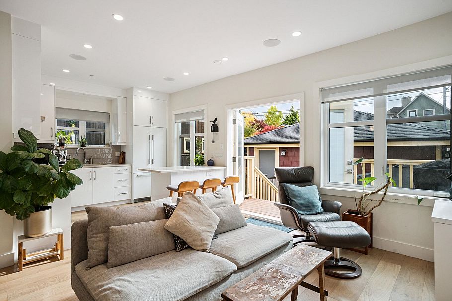 764 E 14th Avenue Vancouver, BC - 1