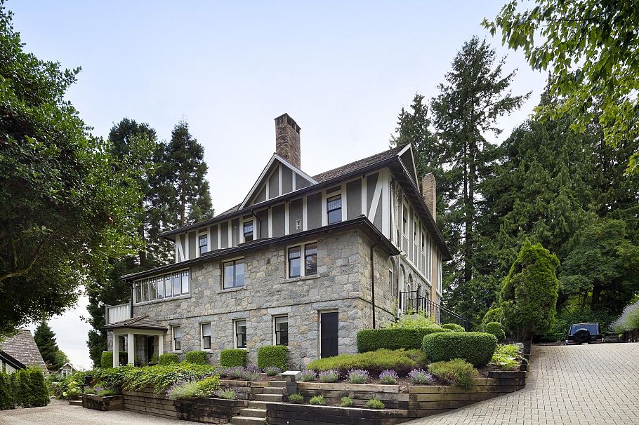 3545 Dowsley Court North Vancouver, BC - 2