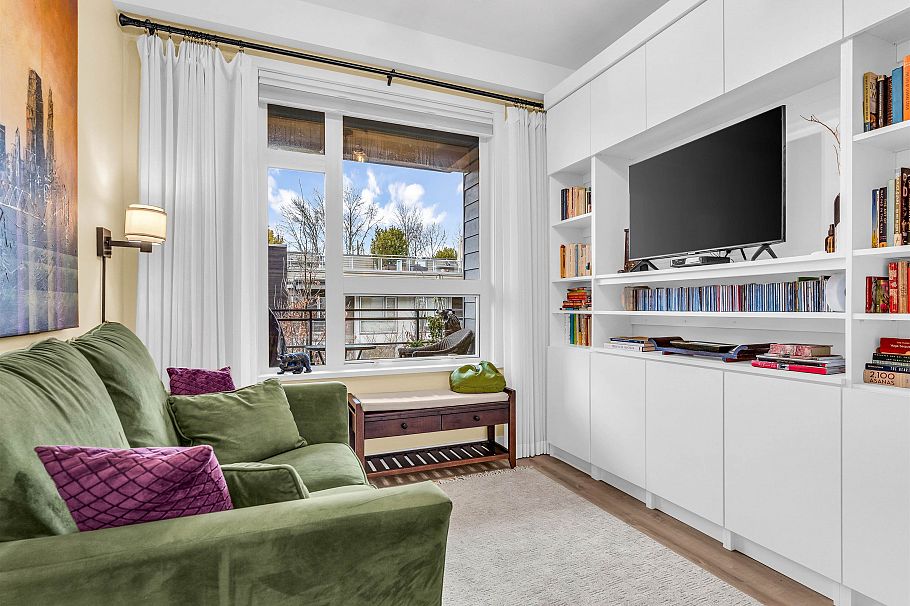 206 715 W 15th Street North Vancouver, BC - 15