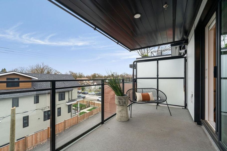 311 2419 Grant Street Vancouver, BC - 18