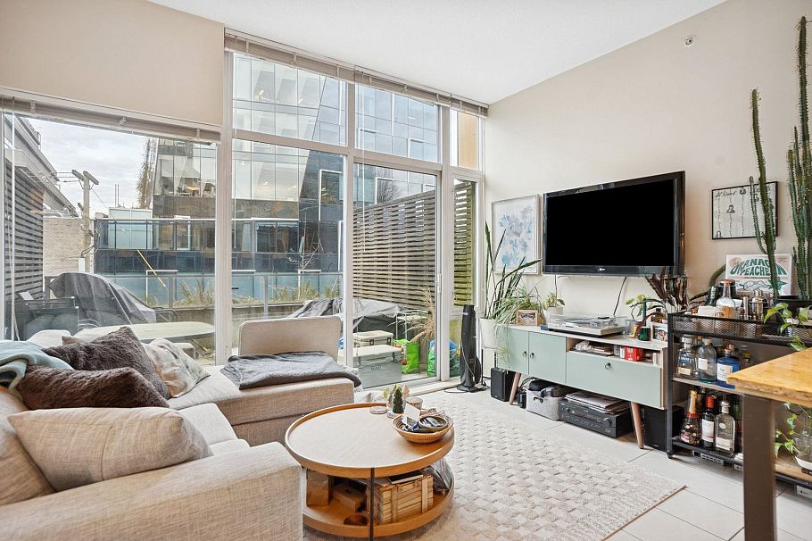 205 522 8th Avenue Vancouver, BC - 8