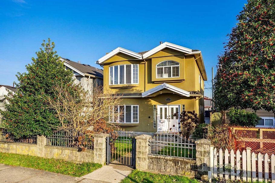 6586 Nanaimo Street Vancouver, BC - 27