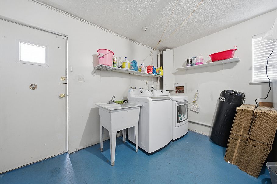 154 E 64th Avenue Vancouver, BC - 19