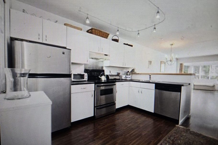 206 2255 Eton Street Vancouver, BC - 3