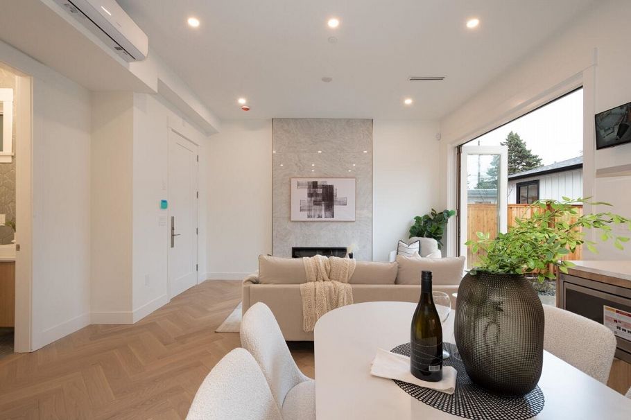 4424 W 4th Avenue Vancouver, BC - 6