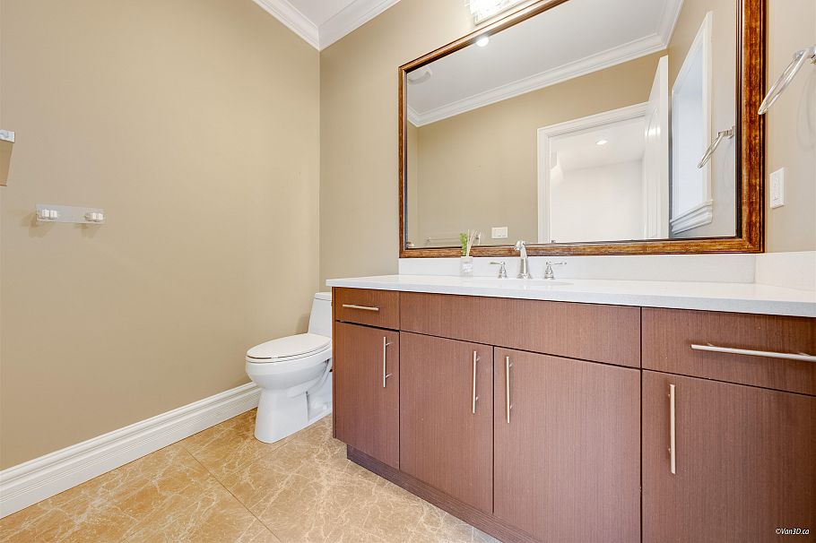 4042 W 20th Avenue Vancouver, BC - 24