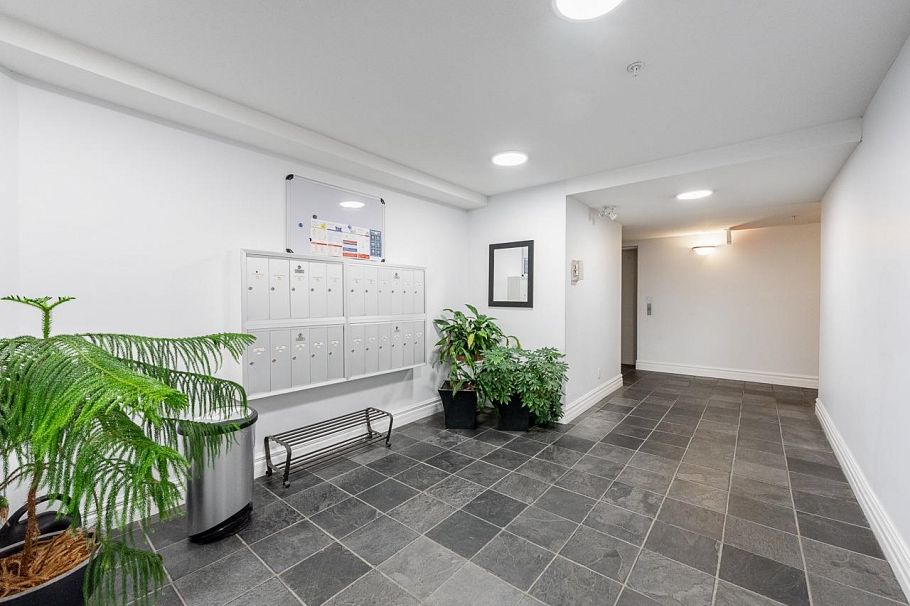 203 2140 W 12th Street Vancouver, BC - 24