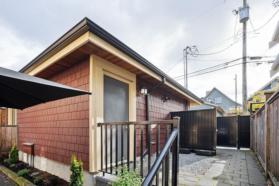 764 E 14th Avenue Vancouver, BC - 31