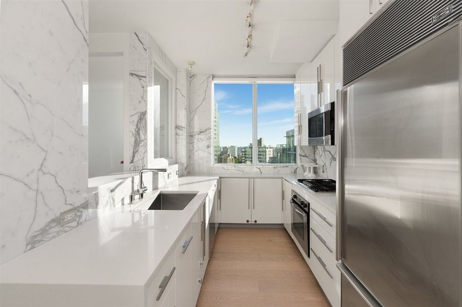 3501 1328 W Pender Street Vancouver, BC - 8