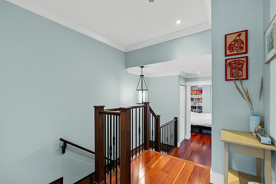 307 E 6th Street North Vancouver, BC - 23