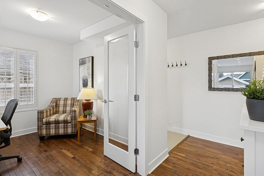 205 E 18th Street North Vancouver, BC - 13