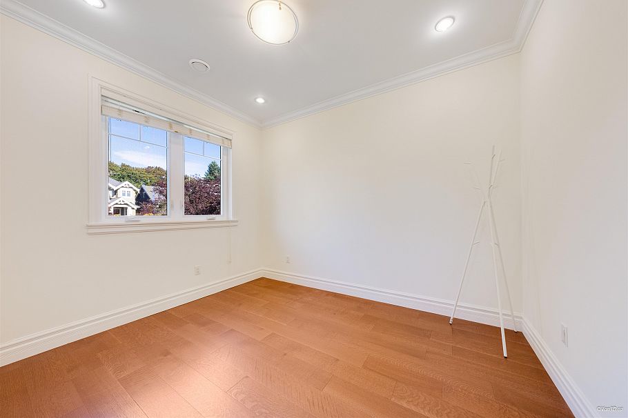 4042 W 20th Avenue Vancouver, BC - 18