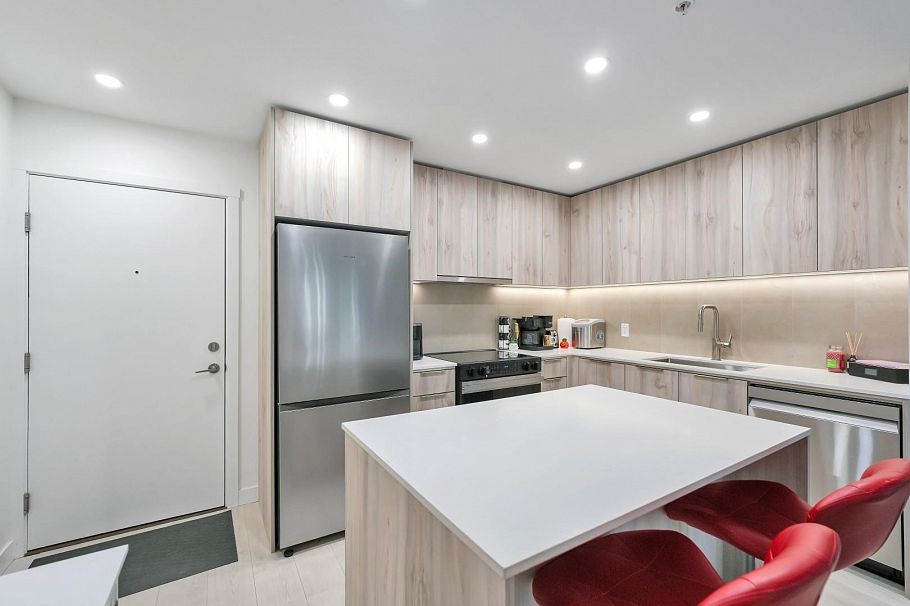 409 3596 Malsum Drive North Vancouver, BC - 6