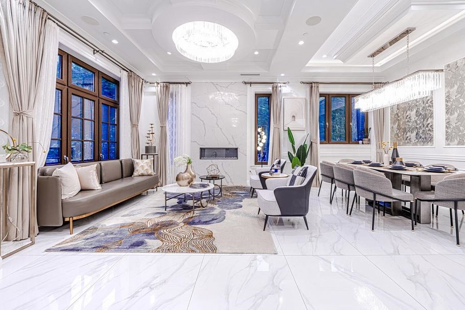 2867 W 44th Avenue Vancouver, BC - 3