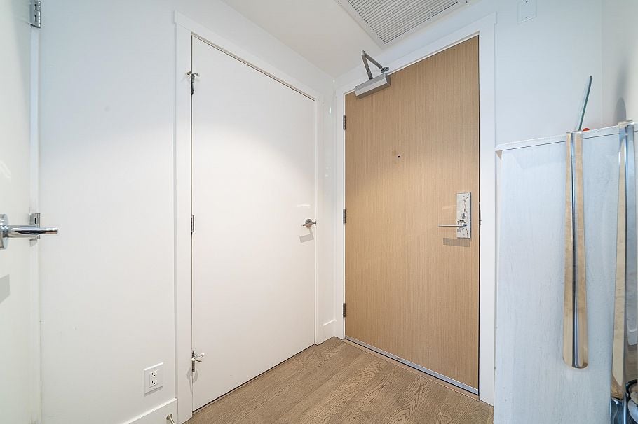 2102 1632 Lions Gate Lane North Vancouver, BC - 27