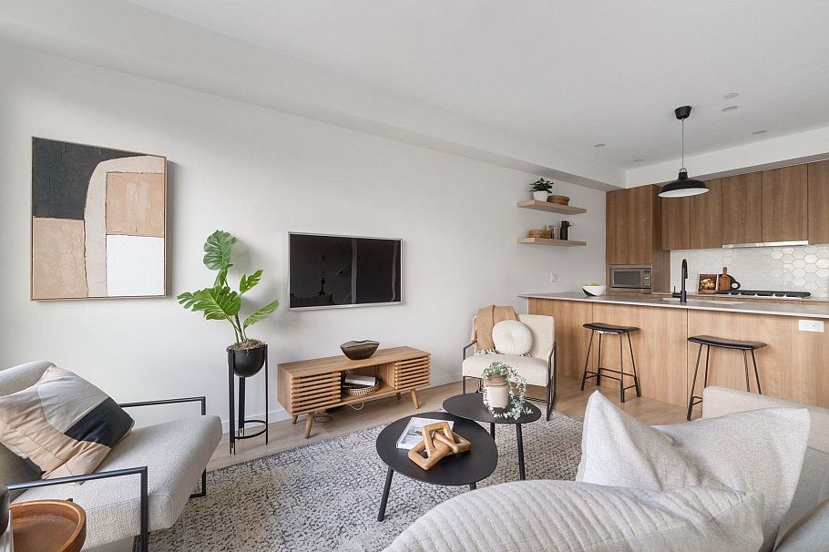 2 533 E 3rd Street North Vancouver, BC - 2