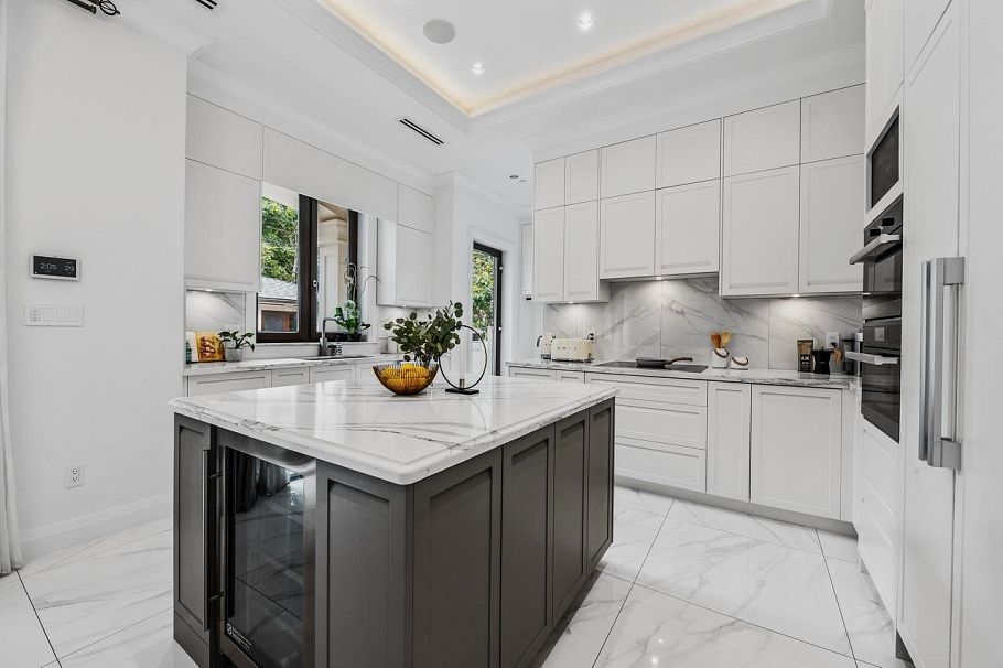 2867 W 44th Avenue Vancouver, BC - 13