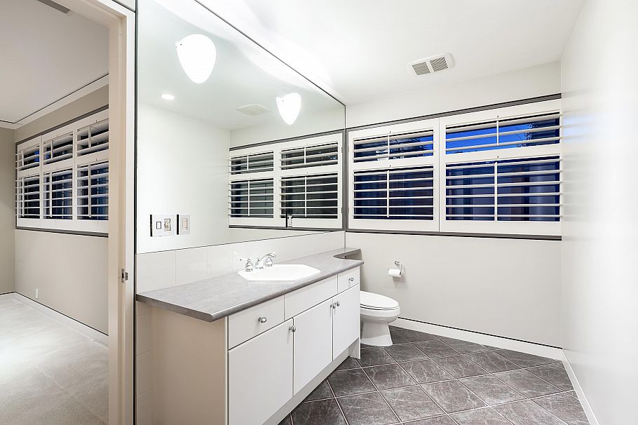 687 Beachview Drive North Vancouver, BC - 26