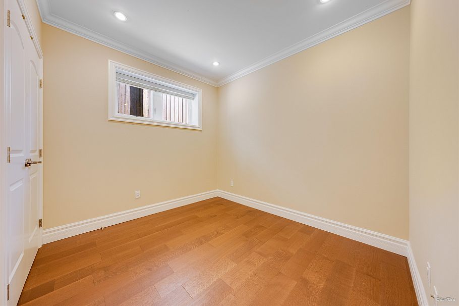 4042 W 20th Avenue Vancouver, BC - 25