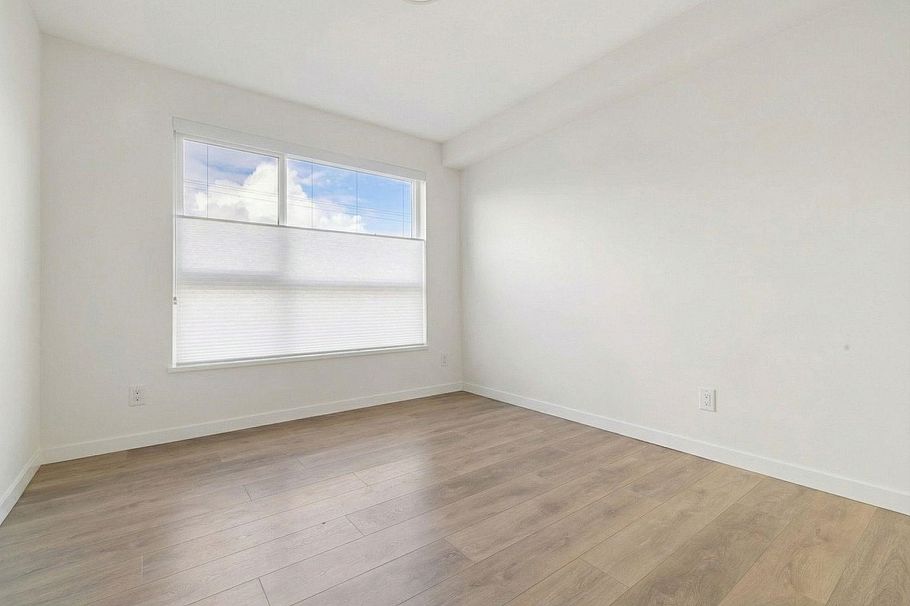 2 533 E 3rd Street North Vancouver, BC - 15