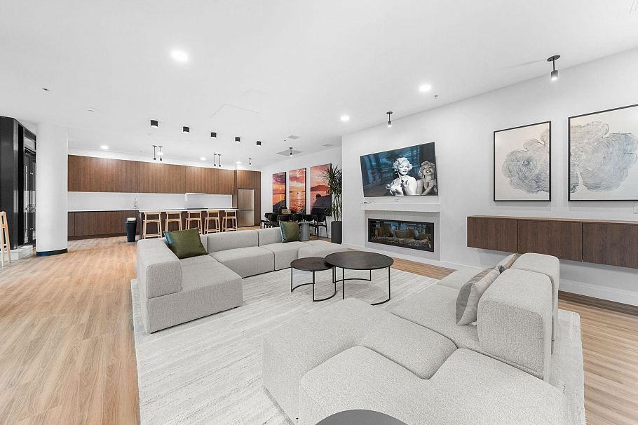 409 3596 Malsum Drive North Vancouver, BC - 36