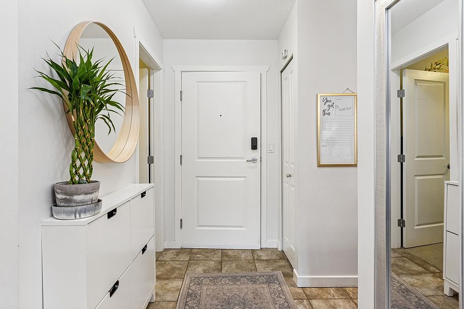 404 183 W 23rd Street North Vancouver, BC - 23