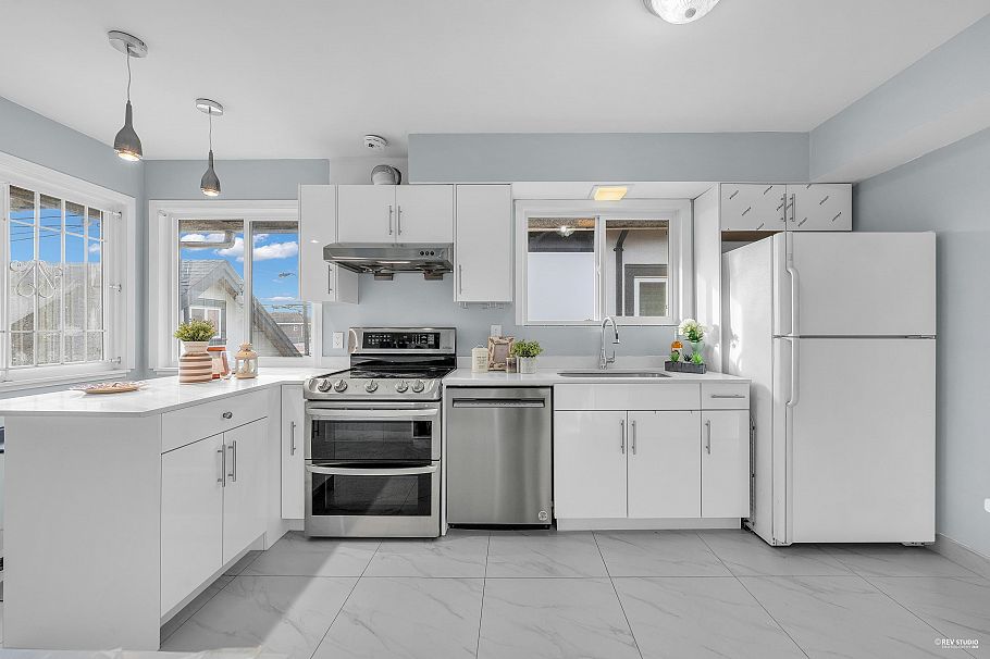 1362 E 60th Avenue Vancouver, BC - 12