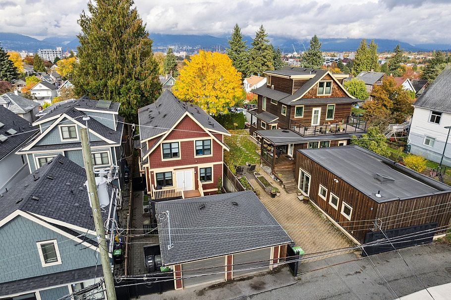 764 E 14th Avenue Vancouver, BC - 37