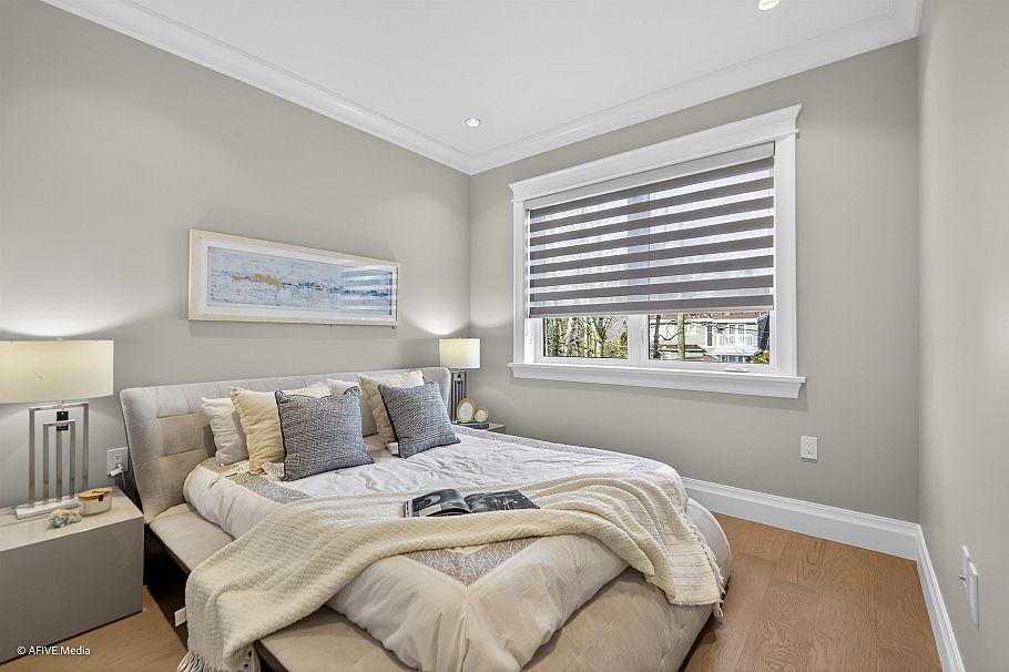 3349 W 37th Avenue Vancouver, BC - 25