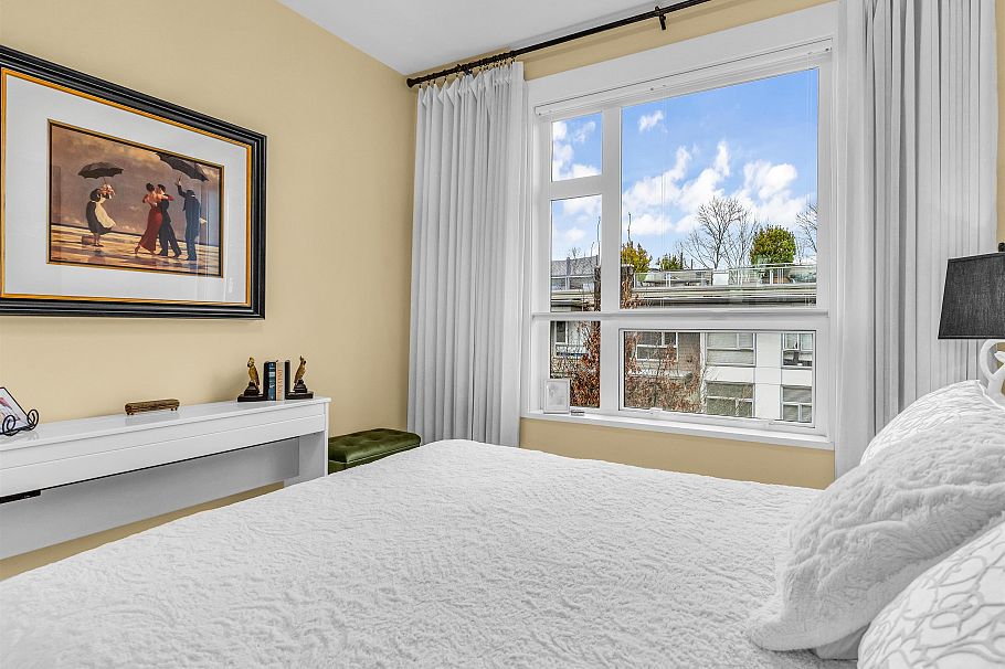 206 715 W 15th Street North Vancouver, BC - 8