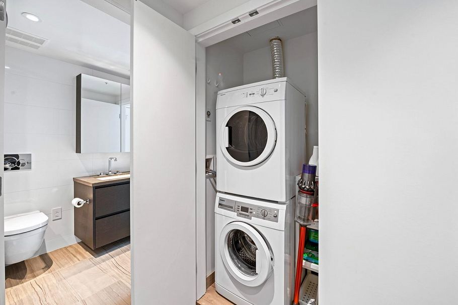 602 1561 W 57th Avenue Vancouver, BC - 29