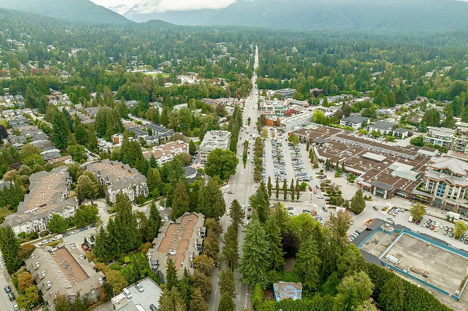 206 1150 Lynn Valley Road North Vancouver, BC - 2